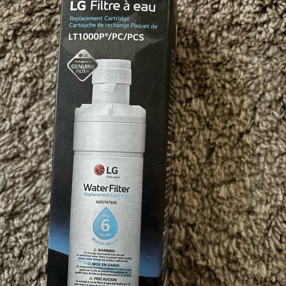 LG Water Filter Replacement Cartridge - Black and White